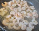 Foto del paso 5 de la receta: Cogollos de lechuga con gambas al pil pil