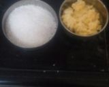 A picture of step 2 of Strawberry shake.