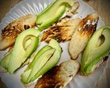 Foto del paso 2 de la receta: Croissant de salmón marinado casero con aguacate