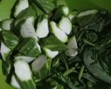 Foto langkah ke 2 dari resep Sayur Bening Oyong Daun Gingseng.