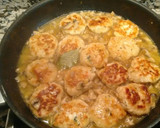 Foto del paso 4 de la receta: Medallones de pechuga de pollo picada en salsa de champiñón