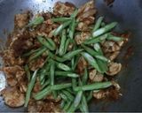 รูปขั้นตอนการทำที่ 1 ของ ไก่ผัดพริกแกง