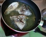 Foto langkah ke 1 dari resep Mujaer bumbu kuning (extra pedas).