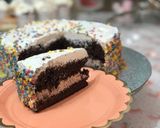 Foto del paso 4 de la receta Tarta cumple 1 Carmen - tarta de chocolate, trufa y Nata con confeti