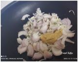 A picture of step 4 of Aloo Methi.