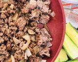Foto del paso 3 de la receta: Calabacitas con carne en salsa pomodoro