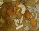 A picture of step 3 of Healthy suji ka halwa.