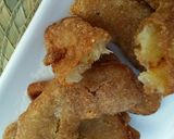 A picture of step 4 of Banana Fritters😋💛🍌.