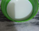 A picture of step 2 of Pina Colada Shake.