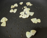 Foto del paso 1 de la receta: Garbanzos con cebolla