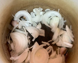Foto del paso 2 de la receta: Sepia en salsa de cebolla y cerveza