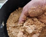 A picture of step 5 of Gond besan makana ladu.