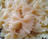 A picture of step 4 of Farfalle creamy pasta.