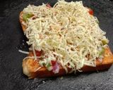 ચીઝ કોર્ન બ્રેડ પીઝા (Cheese Corn Bread Pizza Recipe In Gujarati) રેસીપી સ્ટેપ4ફોટો