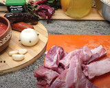 Foto del paso 1 de la receta: Pochas con costillas de cerdo y chorizo asturiano