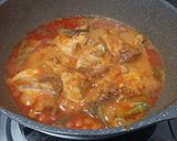 Foto langkah ke 5 dari resep Gulai Ayam Kentang.
