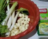 Foto langkah ke 1 dari resep Kuah Bakso Solo.