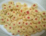 Foto langkah ke 7 dari resep Sagu Keju with Strawberry Jam.