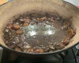 Une image de l'étape 10 de Rôti de cerf mariné au vin, légumes et herbes.