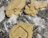 Foto del paso 2 de la receta: Galletitas con corazón de mermelada (para San Valentín)