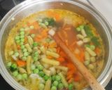 Tejszínes zöldségleves recept fázis 3 fotója