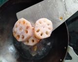 A picture of step 1 of Kamal kakdi ki Dal.
