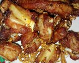 รูปขั้นตอนการทำที่ 3 ของ ซี่โครงหมูทอดกระเทียมพริกไทย