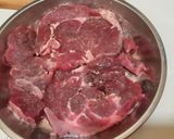Foto langkah ke 1 dari resep Simple Sirloin Steak.