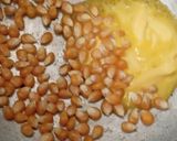 Foto langkah ke 2 dari resep Popcorn Asin Manis.