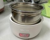 Hình bước làm 2 của món Nấu cơm với chiếc cặp lồng 3 ngăn