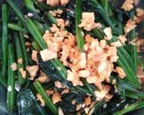 Foto langkah ke 3 dari resep Horenso Bawang Putih.