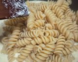 Foto del paso 6 de la receta: Salsa proteica de ricota con nuez y verdeo 🍝 Fideos secos y salsa altos en proteínas 💪🏼+ 44 gramos 🍽️