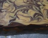 Foto langkah ke 8 dari resep Swirled Chocolate Peanut Butter Bars.