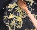 Foto langkah ke 2 dari resep Sup ayam saus tomat.
