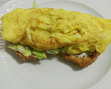 Foto del paso 4 de la receta: Tosta de tortilla con queso