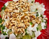 Foto del paso 2 de la receta: Ensalada de uvas con queso fresco y piñones