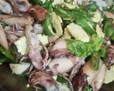 Foto langkah ke 3 dari resep Cumi asin cabe hijau a la Tuchy.