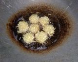 Foto langkah ke 4 dari resep Bola tahu rambutan.