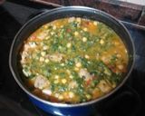 Foto del paso 7 de la receta: Guiso de garbanzos con secreto ibérico y espinacas