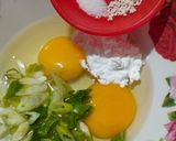 Foto langkah ke 2 dari resep Telur Dadar Maizena.