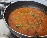 A picture of step 9 of Kofta gravy.