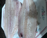 Foto del paso 4 de la receta: Lenguado a la plancha con salteado de trigueros y gambas