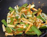 Foto langkah ke 3 dari resep Tumis Okra dkk.