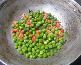 A picture of step 4 of Vegetable Broken Wheat khichdi.