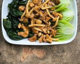 Foto langkah ke 6 dari resep Pakcoy Siram Saus Ayam Jamur.