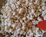 Foto langkah ke 4 dari resep PopCorn Caramel XXI.