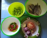 Foto langkah ke 2 dari resep Sambel pete ikan asin.