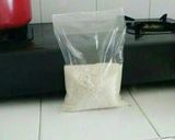 Foto langkah ke 4 dari resep Lontong bungkus plastik.