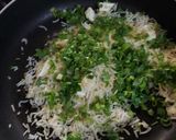 A picture of step 2 of Maggi Noodles Sizzler.