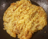 Foto del paso 4 de la receta: Tarta de cebolla caramelizada y quesos